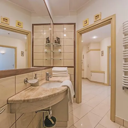 Zlota Gracja Z Prywatnym Parkingiem Апартаменти Сопот